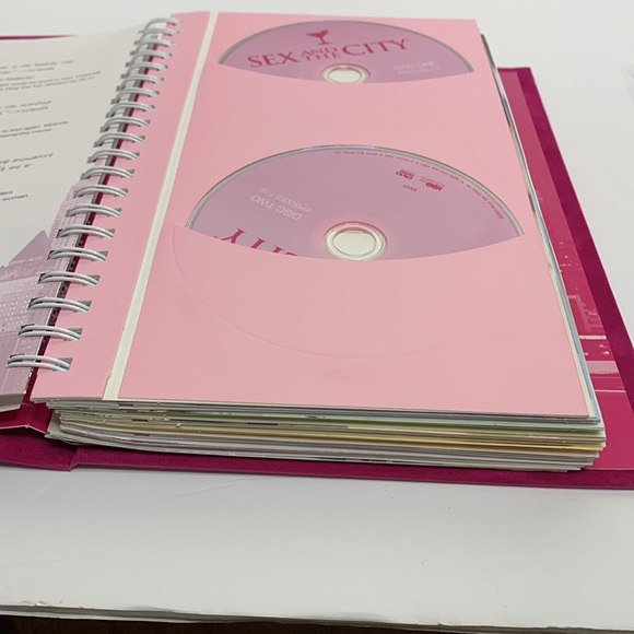 Sex And The City | Purple Velvet Case Complete Series Book Box Set | Collectors - Picture 6 of 11